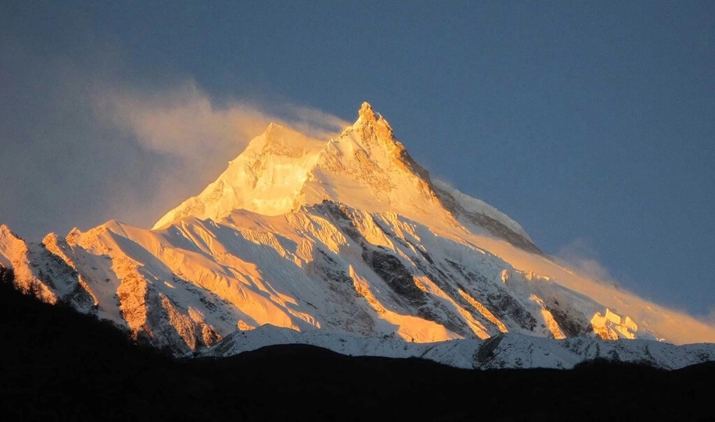 Manaslu climbing