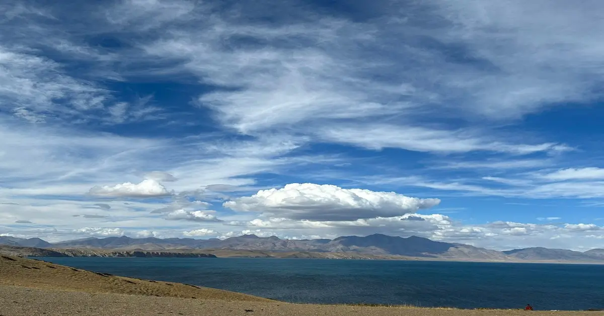 Beautiful Mansarovar Lake Seen On Kailash Trip