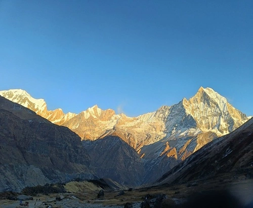 Trekking ABc and Heli Return Views